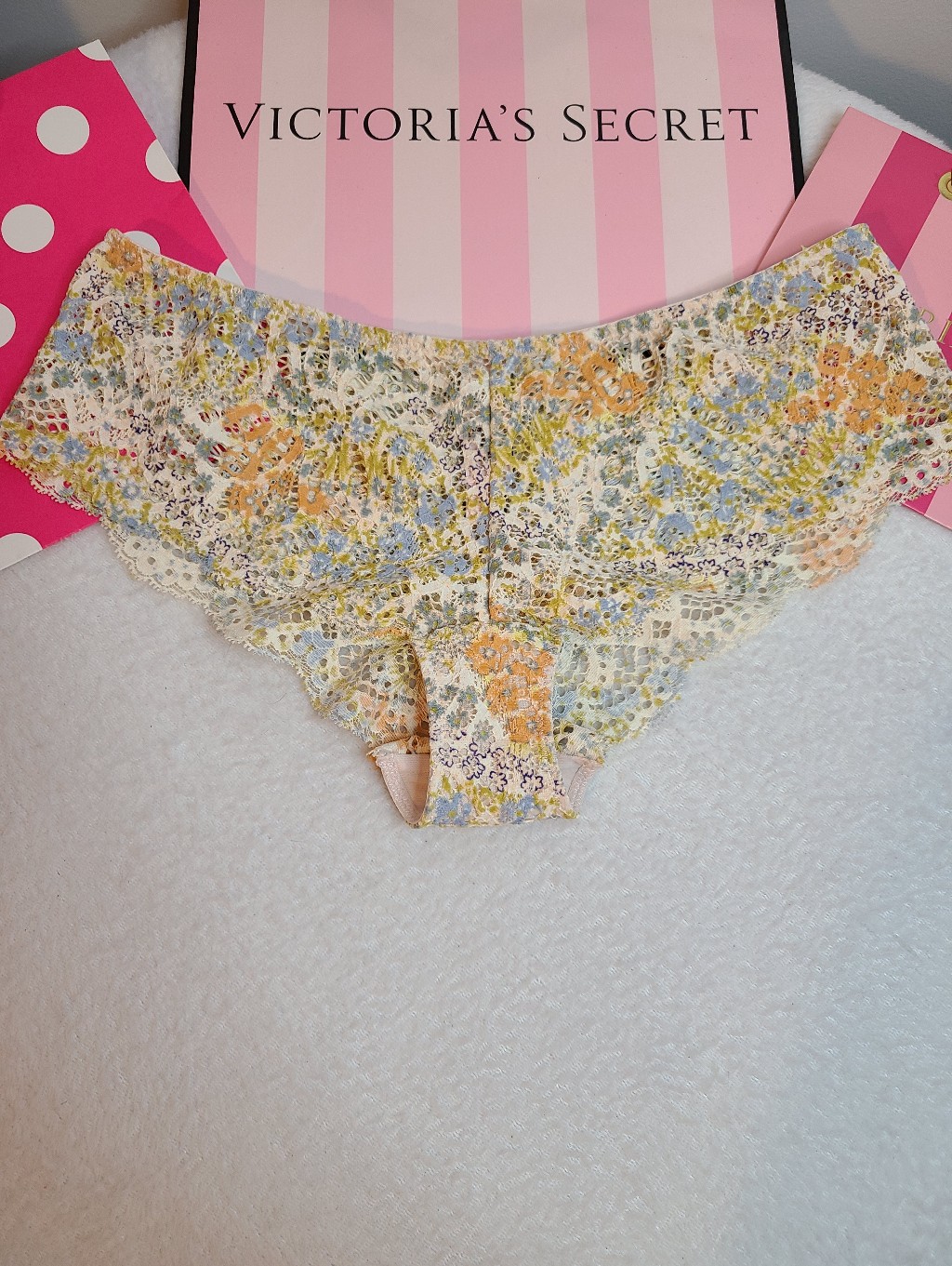 Retired Vs Dream Angels Pretty Floral Crochet Lace Cheeky Panty Size M
